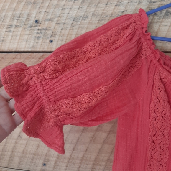 American EAGLE pink knit crop top, half arm length SIZE MEDIUM blouse - Picture 2 of 5